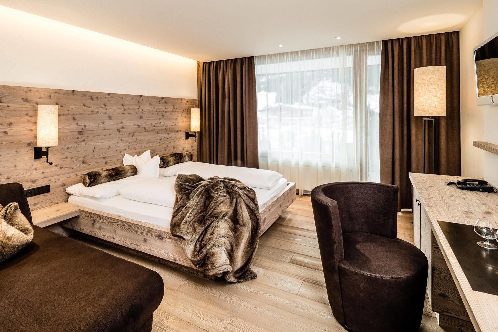 Arthotel Anterleghes - Gardenahotels Σέλβα ντι Βαλ Γκαρντένα Εξωτερικό φωτογραφία